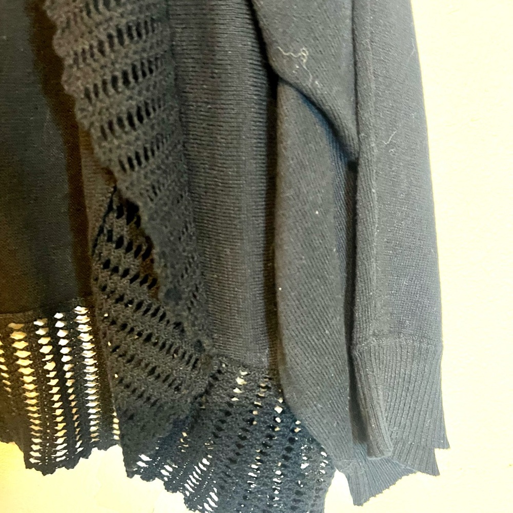 Elle Black Cropped Knit Cardigan Sweater with Crochet Edges. - Picture 4 of 6